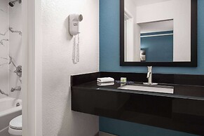 La Quinta Inn by Wyndham Victoria