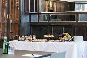 Hotel Astoria Vienna, Curio Collection by Hilton