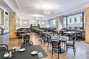Hotel Astoria Vienna, Curio Collection by Hilton