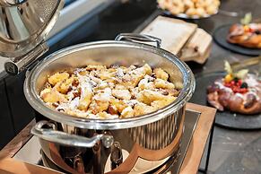 Hotel Astoria Vienna, Curio Collection by Hilton