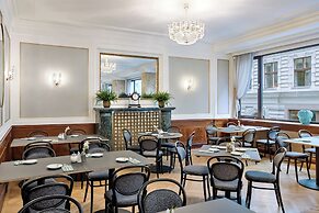 Hotel Astoria Vienna, Curio Collection by Hilton