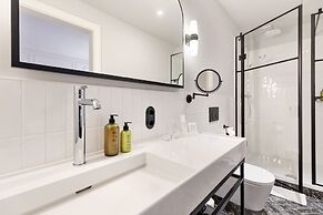 Hotel Astoria Vienna, Curio Collection by Hilton