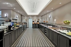 Hotel Astoria Vienna, Curio Collection by Hilton