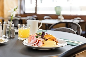 Hotel Astoria Vienna, Curio Collection by Hilton