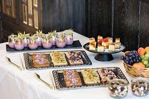 Hotel Astoria Vienna, Curio Collection by Hilton