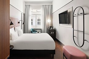 Hotel Astoria Vienna, Curio Collection by Hilton