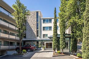 Park Lane Suites and Inn