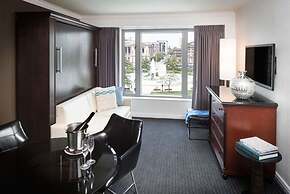 The Logan Philadelphia, Curio Collection by Hilton