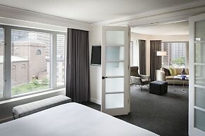 The Logan Philadelphia, Curio Collection by Hilton