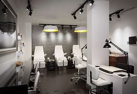 The Logan Philadelphia, Curio Collection by Hilton