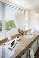 The Logan Philadelphia, Curio Collection by Hilton