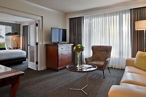 The Logan Philadelphia, Curio Collection by Hilton