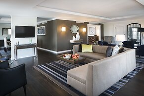 The Logan Philadelphia, Curio Collection by Hilton