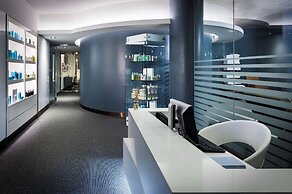 The Logan Philadelphia, Curio Collection by Hilton