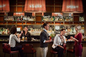 The Logan Philadelphia, Curio Collection by Hilton