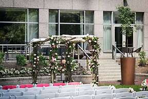 The Logan Philadelphia, Curio Collection by Hilton