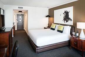 The Logan Philadelphia, Curio Collection by Hilton