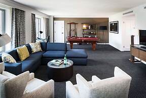 The Logan Philadelphia, Curio Collection by Hilton