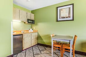 GuestHouse Inn & Suites Hotel Poulsbo