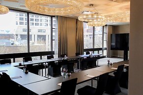 Thompson Chicago, by Hyatt