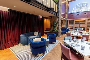 Thompson Chicago, by Hyatt