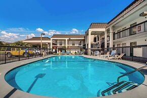 Clarion Inn Cleveland near University