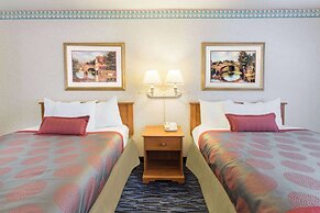 Ramada by Wyndham Kent Seattle Area