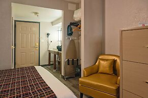 The Palms Inn & Suites