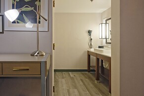 The Palms Inn & Suites