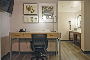 The Palms Inn & Suites