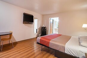 Motel 6 Safford, AZ