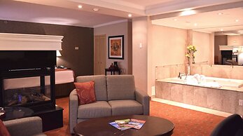 Hamilton Plaza Hotel & Conference Center