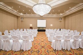 Hamilton Plaza Hotel & Conference Center