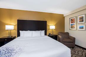 La Quinta Inn & Suites by Wyndham Carlsbad - Legoland Area