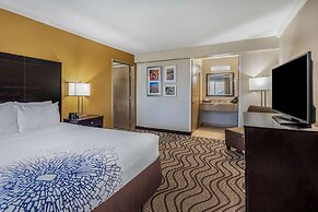 La Quinta Inn & Suites by Wyndham Carlsbad - Legoland Area