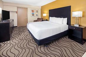 La Quinta Inn & Suites by Wyndham Carlsbad - Legoland Area