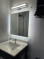 Motel 6 Brookhaven, MS