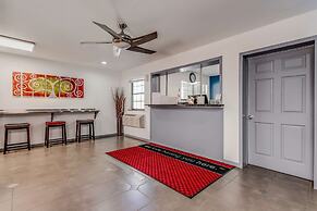 Econo Lodge Inn & Suites