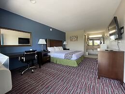 Econo Lodge Inn & Suites