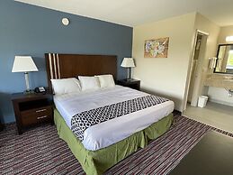 Econo Lodge Inn & Suites