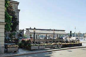Lydmar Hotel