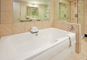 Holiday Inn Manhattan at the Campus by IHG