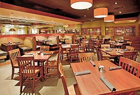 Holiday Inn Manhattan at the Campus by IHG
