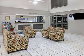 Days Inn by Wyndham Spartanburg Waccamaw