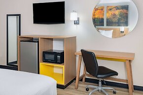 Days Inn by Wyndham Spartanburg Waccamaw