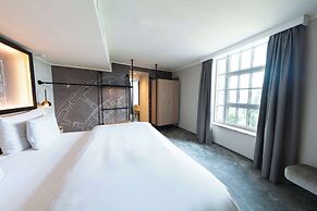 Wasserturm Hotel Cologne, Curio Collection by Hilton