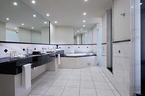 Wasserturm Hotel Cologne, Curio Collection by Hilton