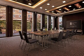 Wasserturm Hotel Cologne, Curio Collection by Hilton