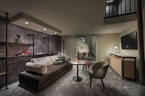 Wasserturm Hotel Cologne, Curio Collection by Hilton