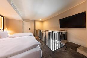 Wasserturm Hotel Cologne, Curio Collection by Hilton